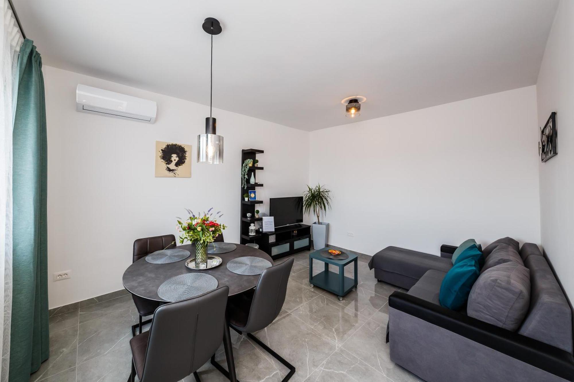 Apartmani Ujakovic Kaštela Exterior foto