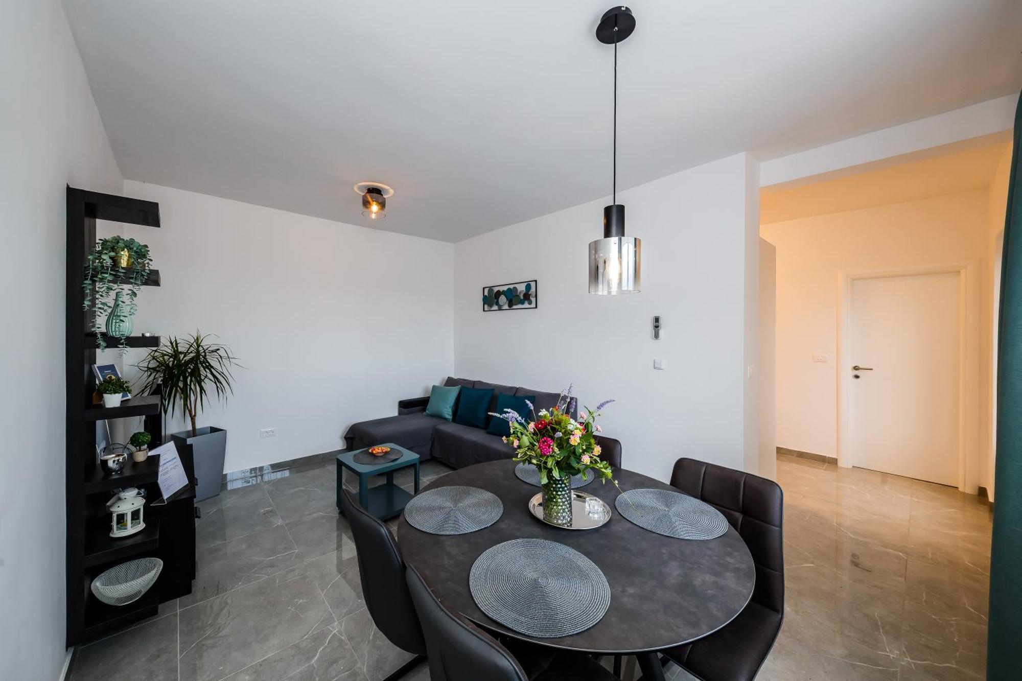 Apartmani Ujakovic Kaštela Exterior foto