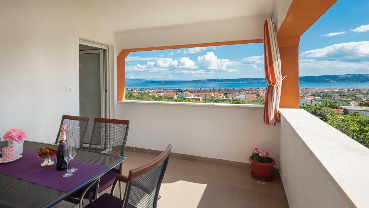 Apartmani Ujakovic Kaštela Exterior foto