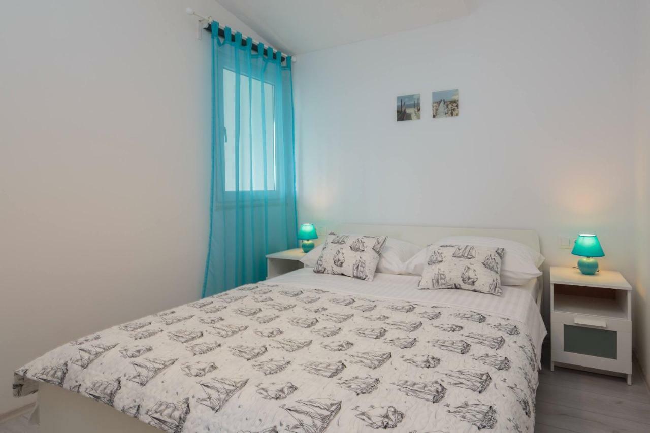 Apartmani Ujakovic Kaštela Exterior foto