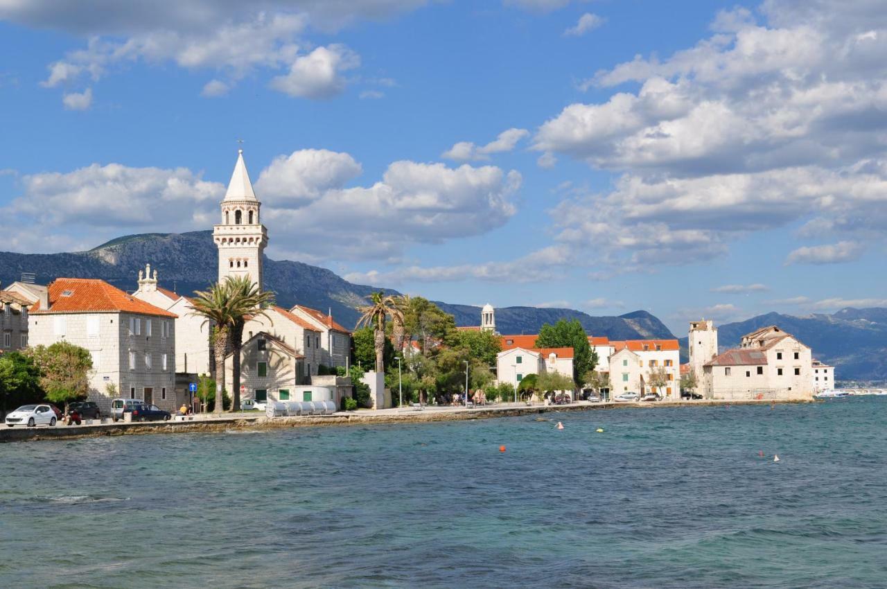 Apartmani Ujakovic Kaštela Exterior foto