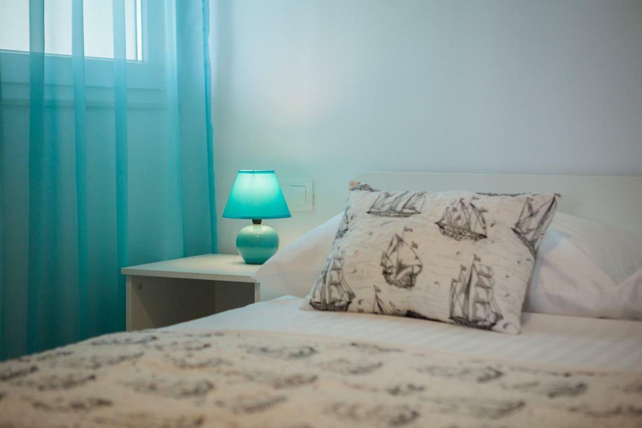 Apartmani Ujakovic Kaštela Exterior foto